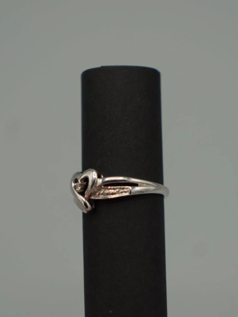 Kay Jewelers 10K White Gold Diamond Heart Ring-US 7-Vintage 2004-Lab Created
